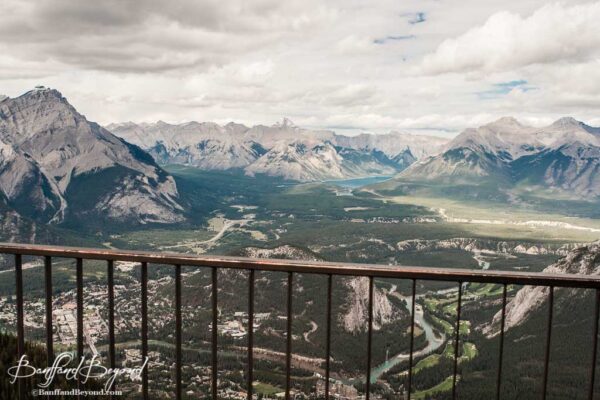 banff-sulphur-mountain-gondola-view-tourist-attraction-november