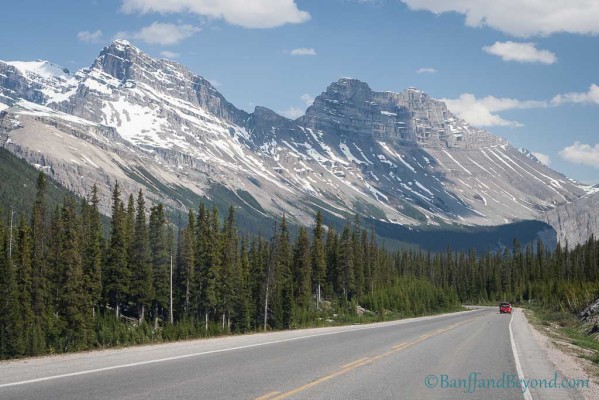 icefields-parkway-road-mountains-scenery