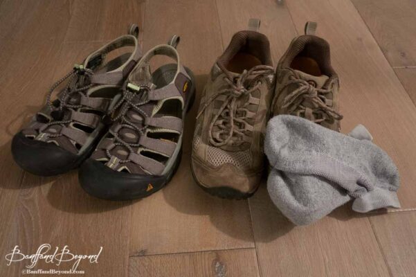 hiking-shoes-sandals-cushioned-socks-rocky-mountain-footwear